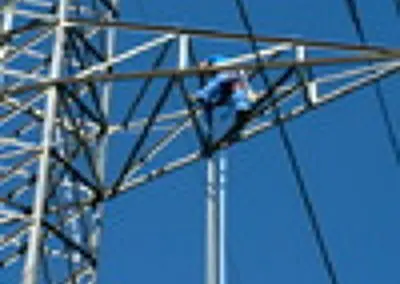 Coordinación en seguridad y salud de trabajos de altura para líneas de Alta Tensión