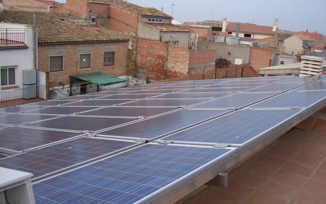 Proyecto instalación fotovoltaica de autoconsumo para grupo de viviendas adosadas