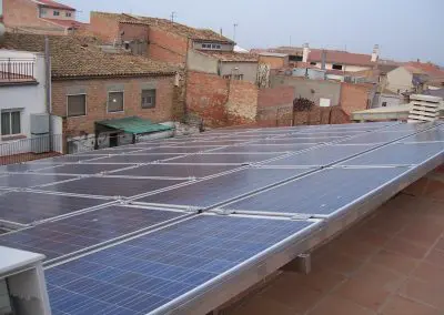 Proyecto instalación fotovoltaica de autoconsumo para grupo de viviendas adosadas